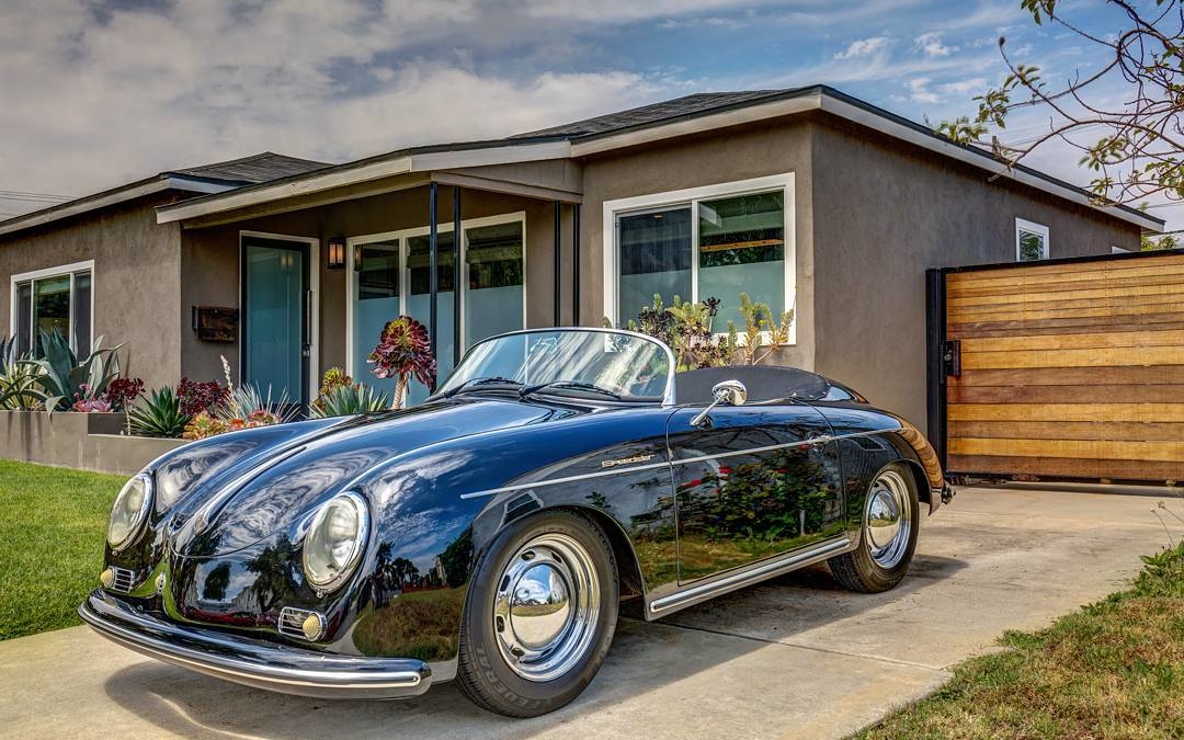 Cruising into the long weekend! Just love how this shot came out! Shot for @maidagold this week.
.
.
.
#realestate #larealestate #architecturaldigest #architecturalphotography #archilovers #porsche #car #luxuryrealestate #highclasshomes #milliondollarlisting #photooftheday #creativevisionstudios #cvstudios #cvstudiosnet #lifestyle #myrrs
