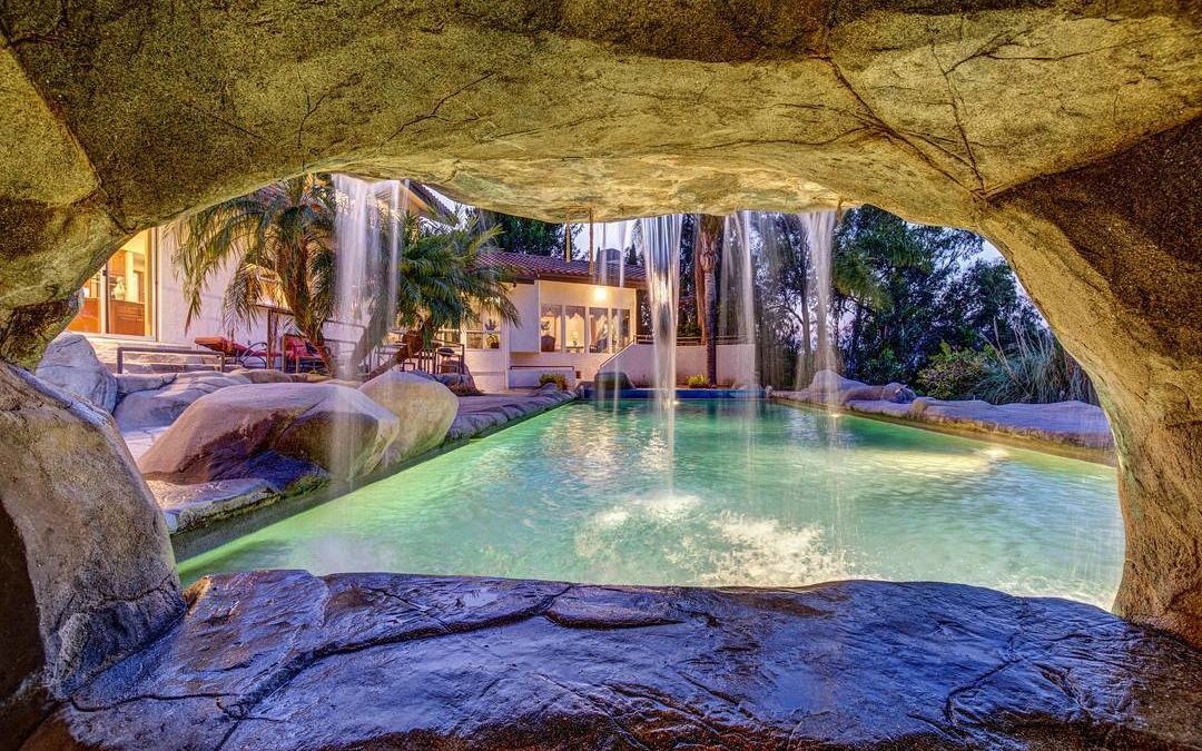 In honor of hefner’s passing. I shot this mini grotto in Spanish hills area of Camarillo. Doesn’t stand up to the mansion’s grotto, but then what does. Shot for @ricardorealty a year ago.
.
.
.
.
#realestate #larealestate #luxuryrealestate #luxuryhomes #highclasshomes #milliondollarlisting #photooftheday #creativevisionstudios #cvstudios #cvstudiosnet #myrrs #realestatephotography #realestatemarketing #architecturaldigest #architecturephotography #archilovers #pool #camarillo #playboy #hughhefner #twilight #waterfall #grotto