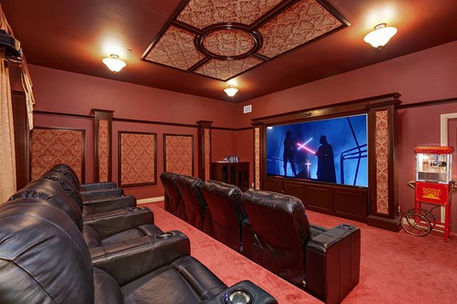 The only way to watch the star wars saga at home…. A home theater! Shot this amazing home in Sherman Oaks for @yunju_dumnmuh.
.
.
.
.
#realestate #larealestate #luxuryrealestate #luxuryhomes #highclasshomes #milliondollarlisting #photooftheday #creativevisionstudios #cvstudios #cvstudiosnet #myrrs #realestatephotography #realestatemarketing #architecturaldigest #architecturephotography #archilovers #starwars #maythe4thbewithyou #theater #movies #lucus