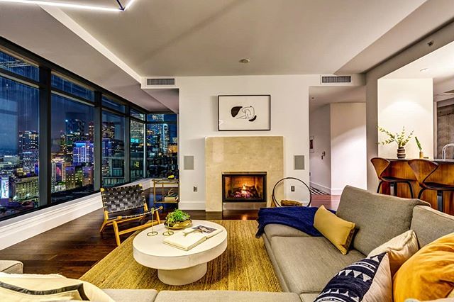 My first post of 2019 is of this beautiful penthouse in the Evo building in downtown Los Angeles. Windows surround this living space with views of the skyscrapers to one side staple center to the other and an amazing unobstructed horizon to watch sunsets in the back. I just love these views from the 22nd floor!
.
.
.
.
#realestate #larealestate#luxuryrealestate #myrrs #realestatephotography #realestatemarketing #architecturaldigest #photooftheday #creativevisionstudios #cvstudios #cvstudiosnet #realestatemarketing #dtla #penthouse #view #skyscraper #architecture #twilight #archilovers