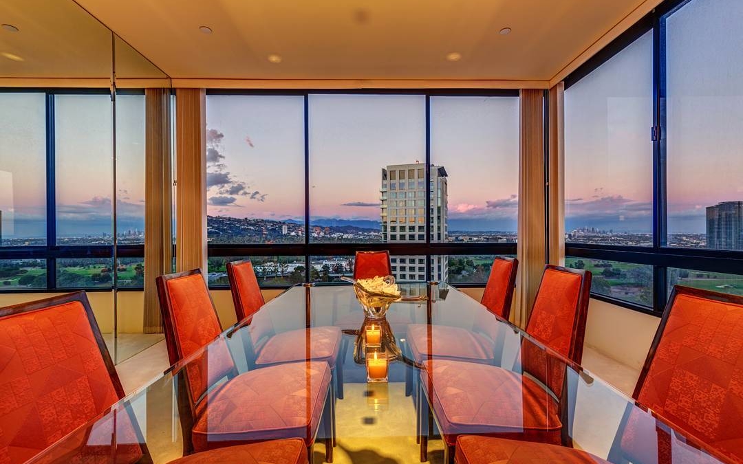 Talk about dinner with a view! Shot this amazing dining room on the 14th floor of “The Diplomat” in Beverly Hills this week. .
.
.
.
#realestate #larealestate #luxuryrealestate #luxuryhomes #luxury_homes #highclasshomes #losangelesphotographer #creativevisionstudios #losangeles #architecture #milliondollarlisting #interior #realestatemarketing #realestatephotography #instapic #instagram #photooftheday #archilovers #interiorphotography #twilight #beautiful #amazing #photographer #beverlyhills #architecturaldigest #windows #view #highrise